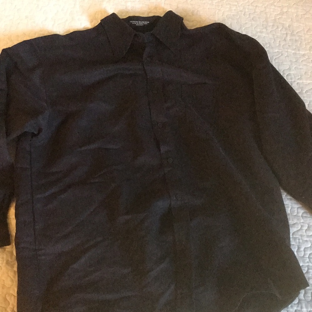Oaktree Men’s Black casual dress shirt Size Large 70% rayon 30% polyester